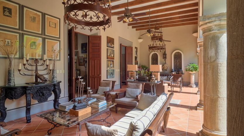 Casa La Perlita - Large Luxury Colonial in Centro