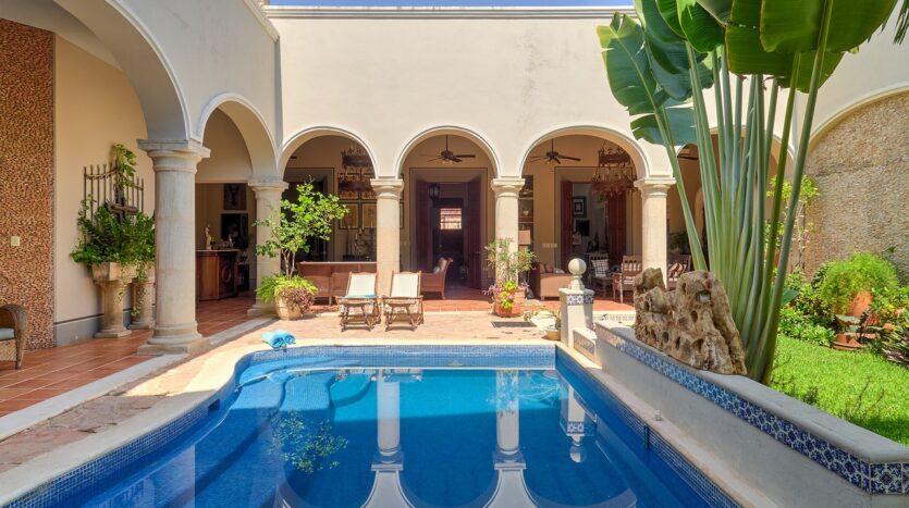 Casa La Perlita - Large Luxury Colonial in Centro