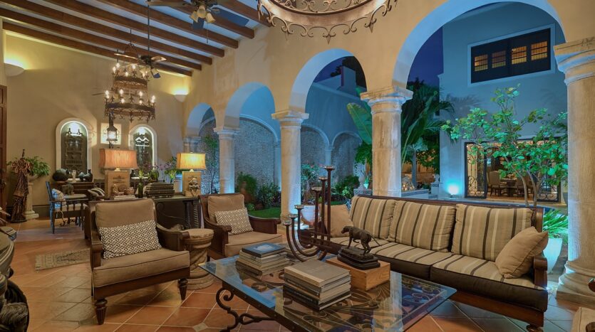 Casa La Perlita - Large Luxury Colonial in Centro